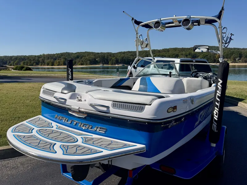Slide: The Image of Correct Craft Ski Nautique 206 Team Edition 2009 - 8162161