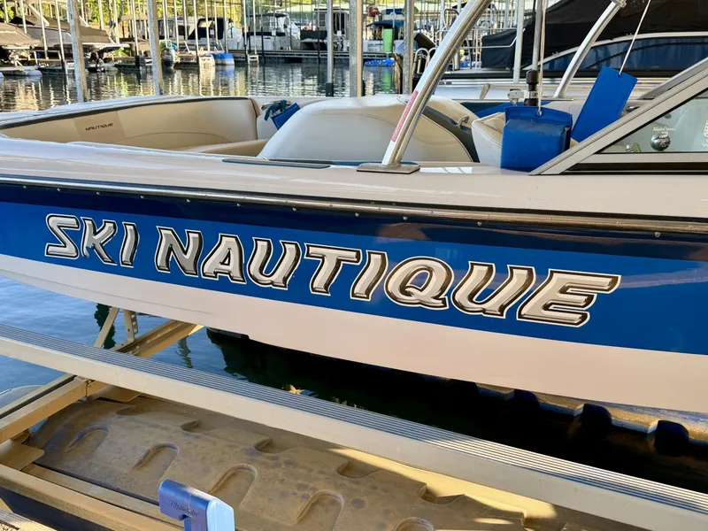Slide: The Image of Correct Craft Ski Nautique 206 Team Edition 2009 - 8165106