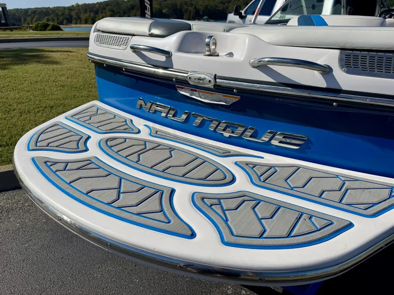 Slide: The Image of Correct Craft Ski Nautique 206 Team Edition 2009 - 8162598