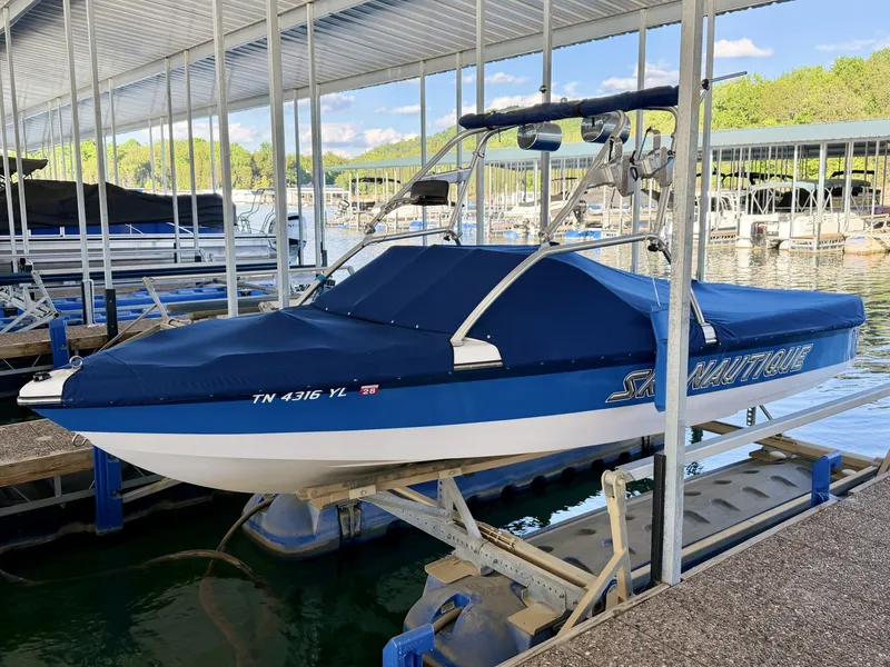 Slide: The Image of Correct Craft Ski Nautique 206 Team Edition 2009 - 8165102