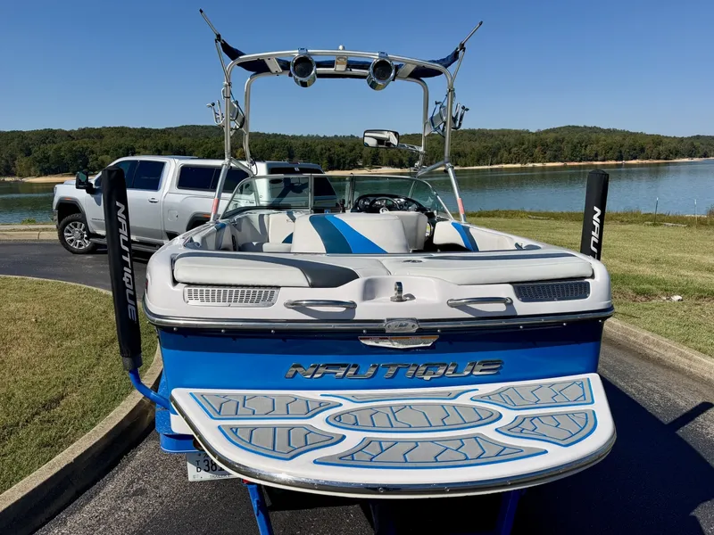 Slide: The Image of Correct Craft Ski Nautique 206 Team Edition 2009 - 8162160