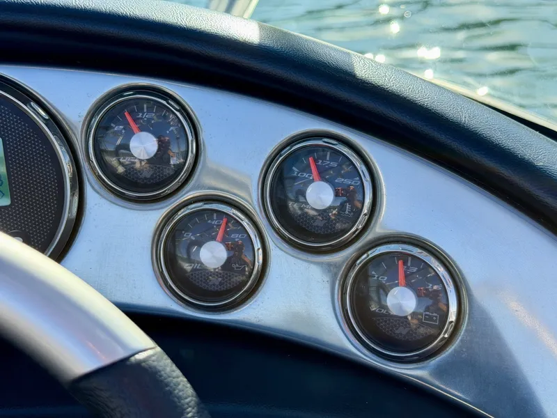 Slide: The Image of Correct Craft Ski Nautique 206 Team Edition 2009 - 8162172