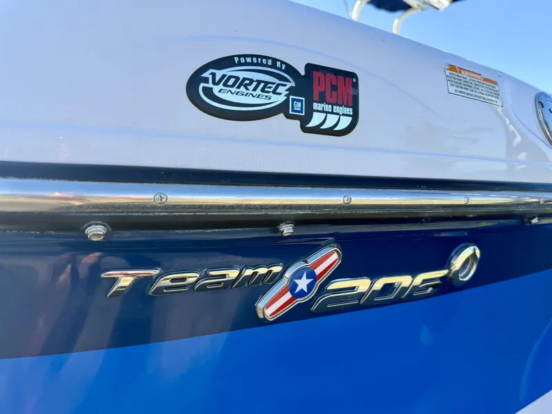 Slide: The Image of Correct Craft Ski Nautique 206 Team Edition 2009 - 8165117