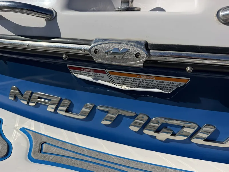 Slide: The Image of Correct Craft Ski Nautique 206 Team Edition 2009 - 8162709