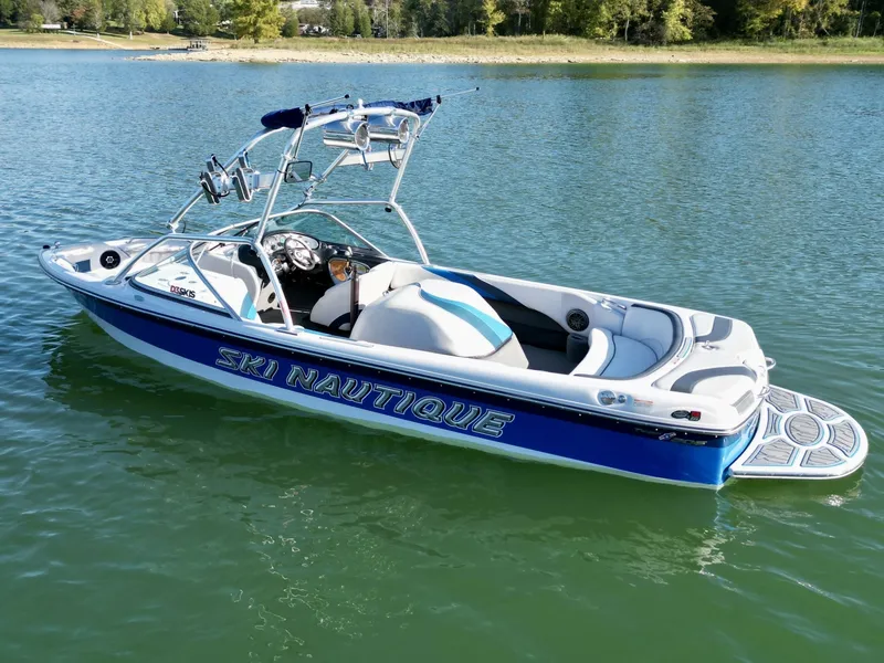 The Image of Correct Craft Ski Nautique 206 Team Edition 2009 - 8153005
