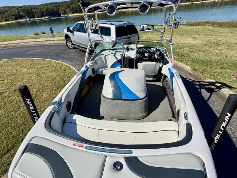 Slide: The Image of Correct Craft Ski Nautique 206 Team Edition 2009 - 8162162