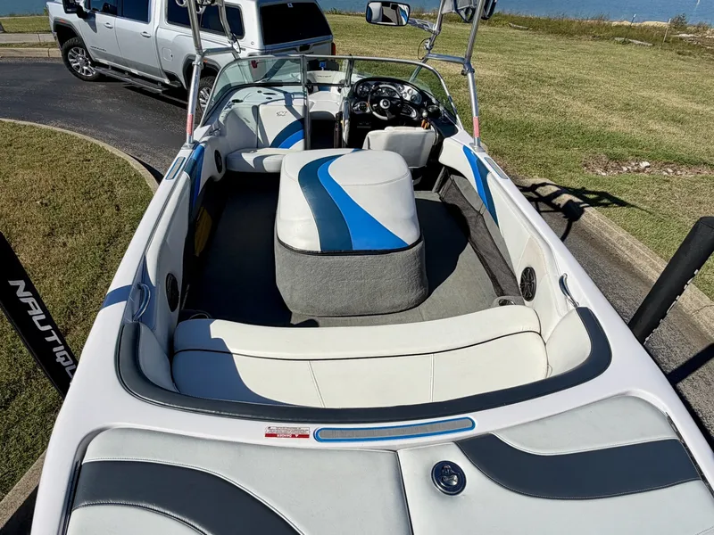 Slide: The Image of Correct Craft Ski Nautique 206 Team Edition 2009 - 8162261