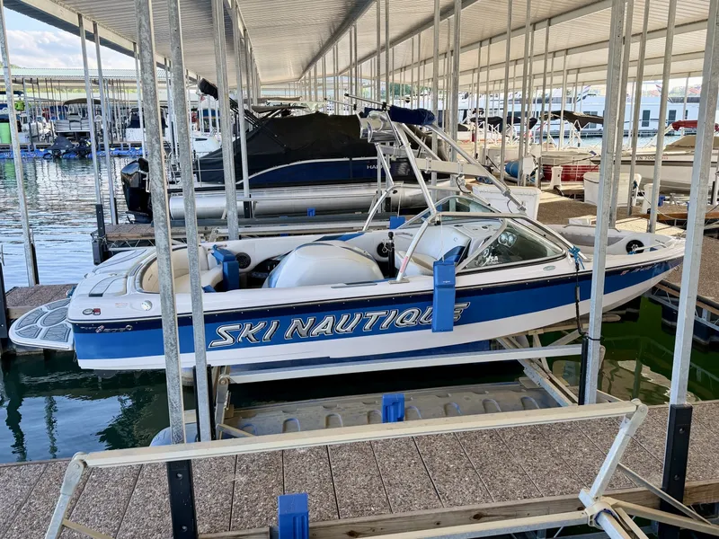 Slide: The Image of Correct Craft Ski Nautique 206 Team Edition 2009 - 8165099