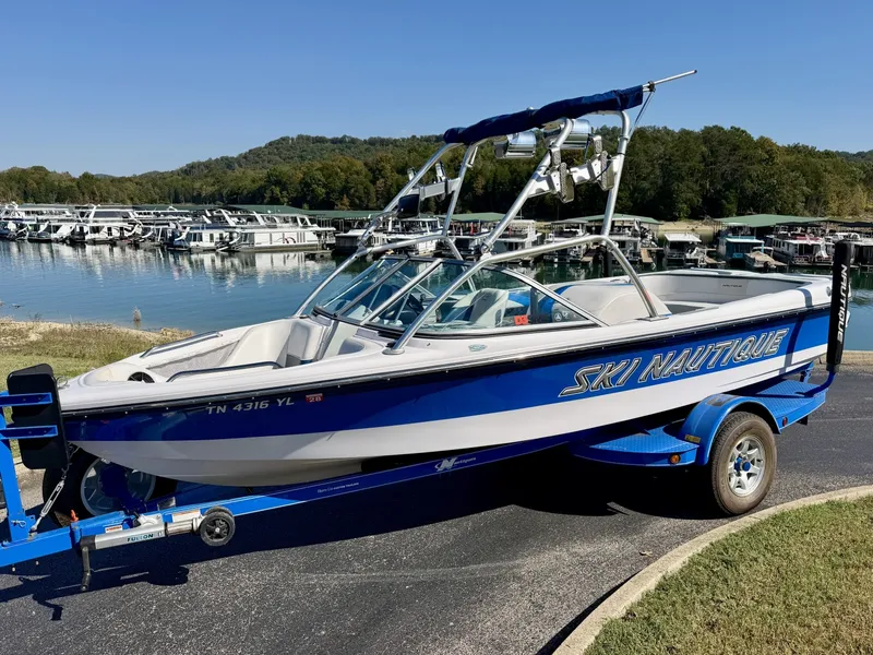 Slide: The Image of Correct Craft Ski Nautique 206 Team Edition 2009 - 8162156