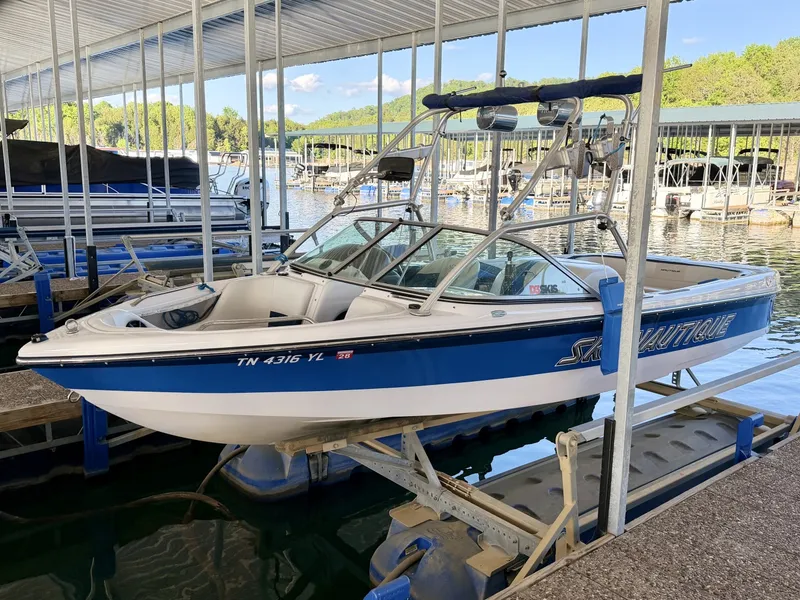 Slide: The Image of Correct Craft Ski Nautique 206 Team Edition 2009 - 8165095