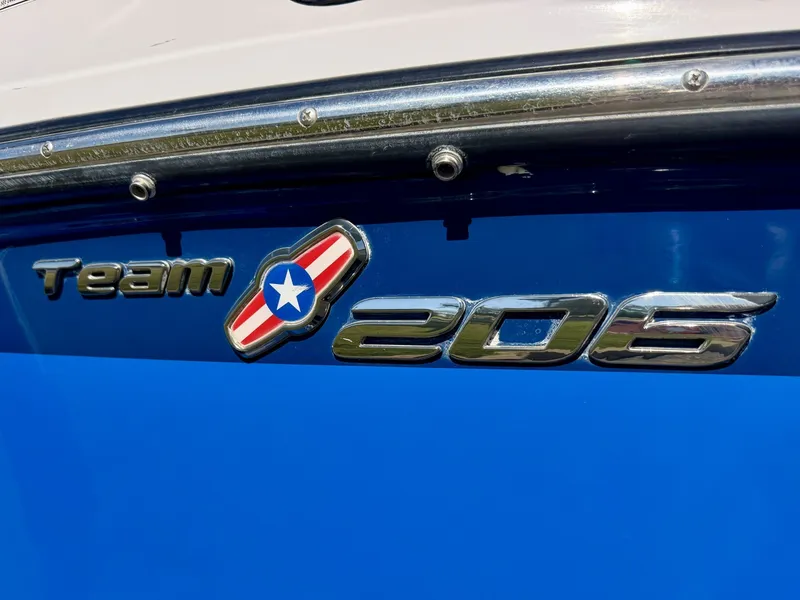 Slide: The Image of Correct Craft Ski Nautique 206 Team Edition 2009 - 8165115
