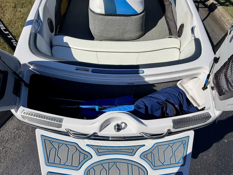 Slide: The Image of Correct Craft Ski Nautique 206 Team Edition 2009 - 8162253