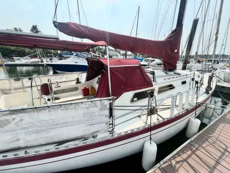 Slide: The Image of 1981 Islander 36 - 8166806