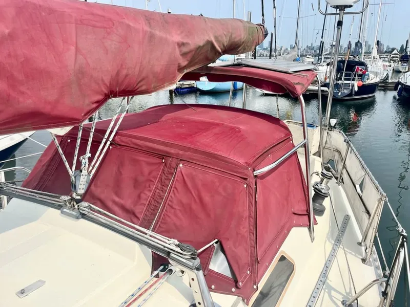 Slide: The Image of 1981 Islander 36 - 8166804