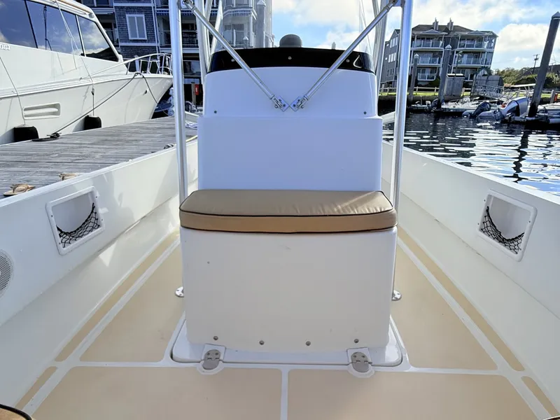 Slide: The Image of Vanquish 24 Runabout 2010 - 8171311