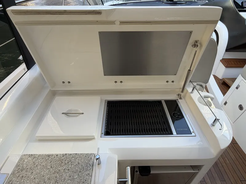 Slide: The Image of Sunseeker 60 Predator 2014 - 8171540