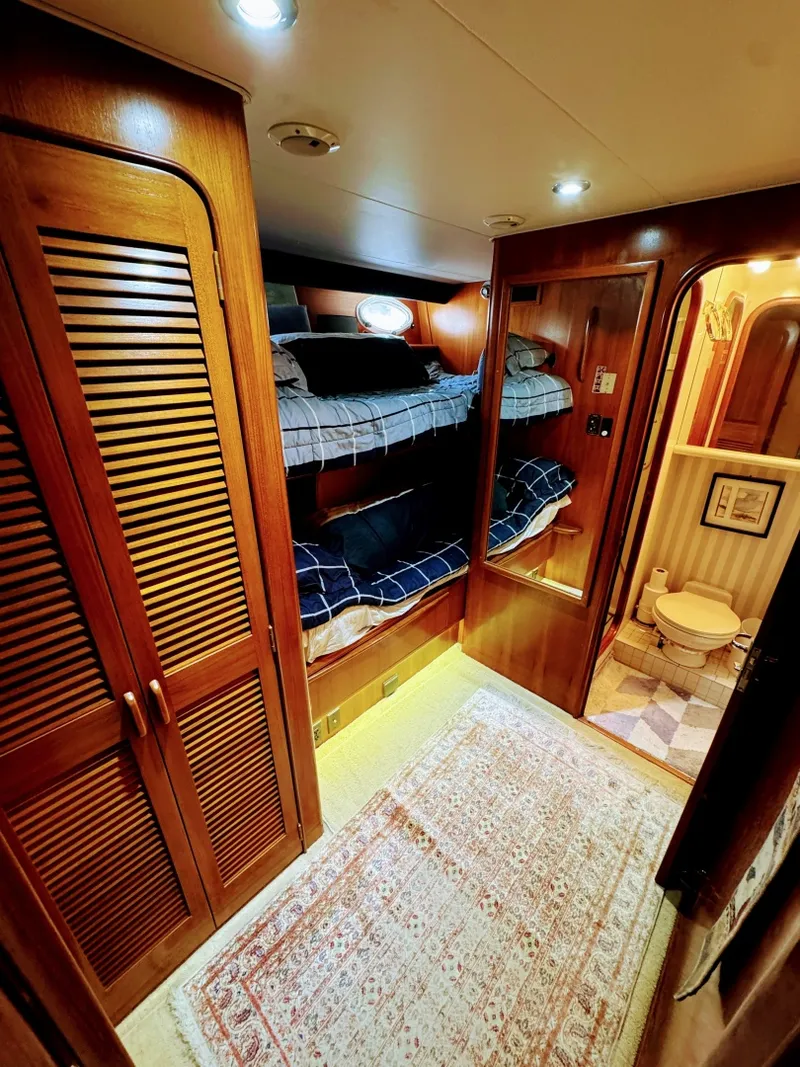 Slide: The Image of Viking 55 MOTOR YACHT WIDE BODY 1990 - 8172040