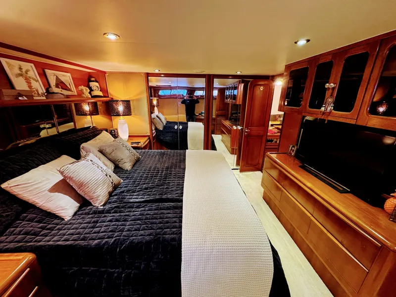 Slide: The Image of Viking 55 MOTOR YACHT WIDE BODY 1990 - 8172069