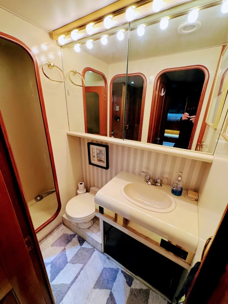 Slide: The Image of Viking 55 MOTOR YACHT WIDE BODY 1990 - 8172041
