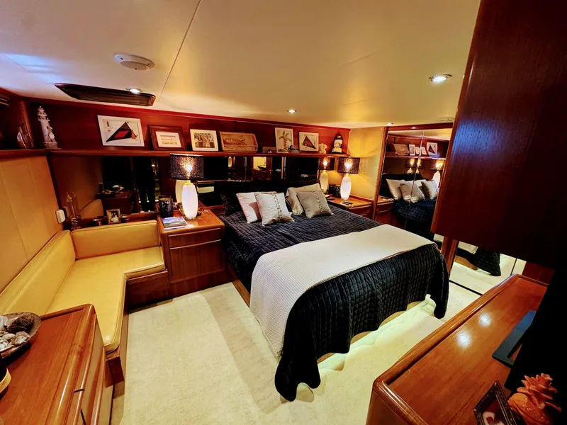 Slide: The Image of Viking 55 MOTOR YACHT WIDE BODY 1990 - 8172064