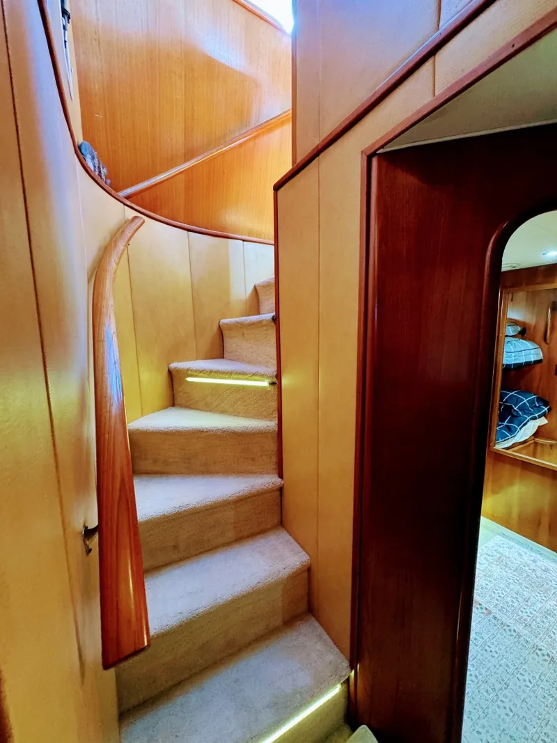 Slide: The Image of Viking 55 MOTOR YACHT WIDE BODY 1990 - 8172054