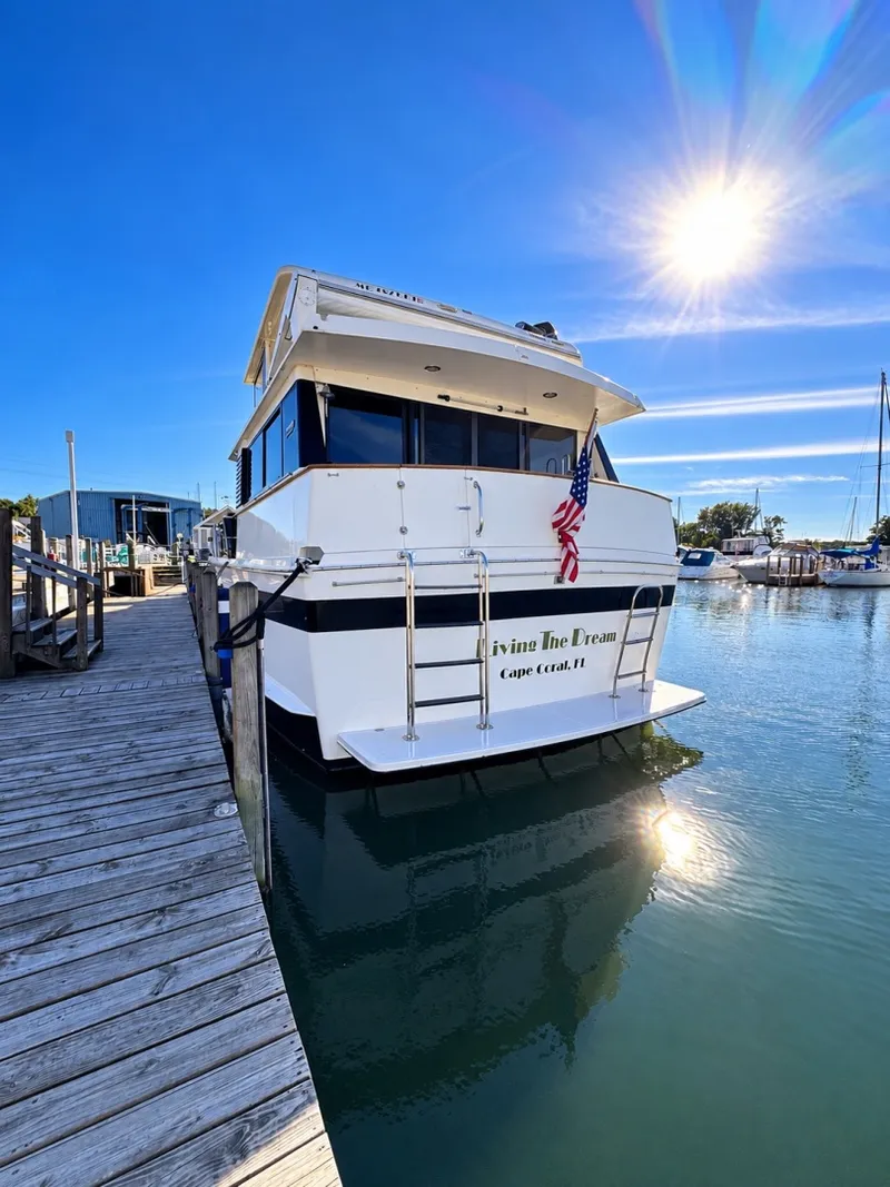 Slide: The Image of Viking 55 MOTOR YACHT WIDE BODY 1990 - 8171944