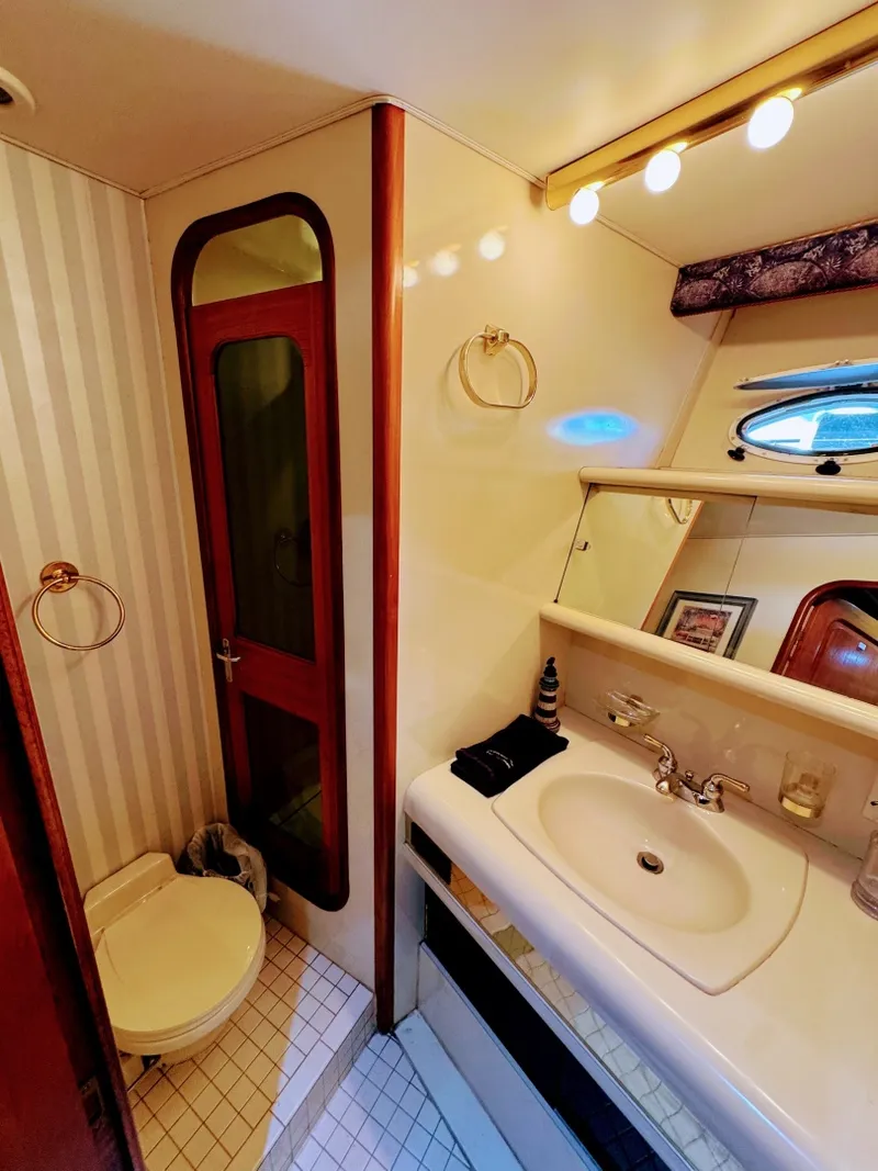 Slide: The Image of Viking 55 MOTOR YACHT WIDE BODY 1990 - 8172036