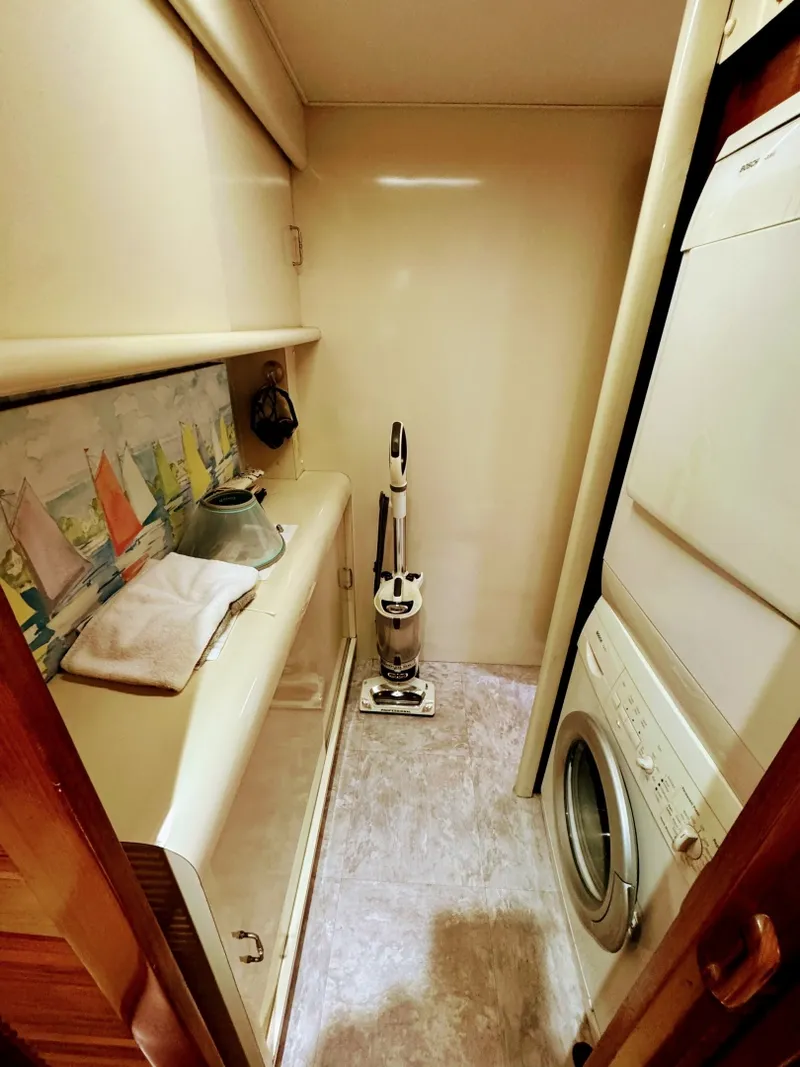 Slide: The Image of Viking 55 MOTOR YACHT WIDE BODY 1990 - 8172083