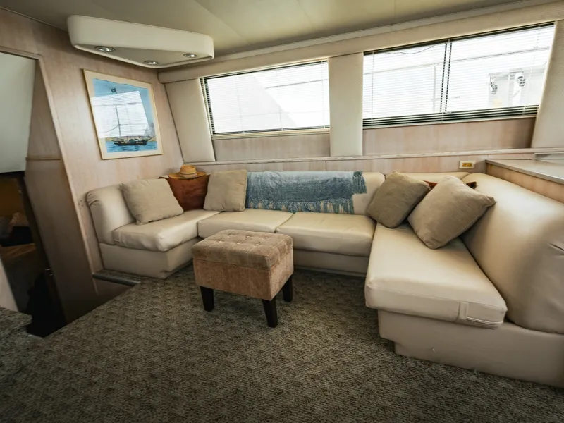 Slide: The Image of Hatteras 52 Cockpit Motor Yacht 1995 - 8173048