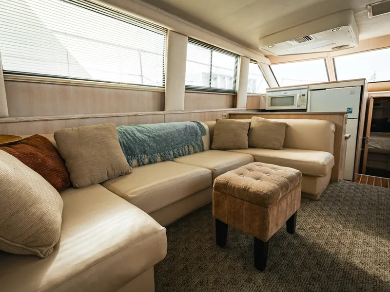 Slide: The Image of Hatteras 52 Cockpit Motor Yacht 1995 - 8173041