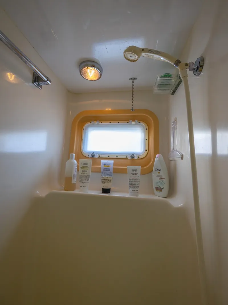 Slide: The Image of Hatteras 52 Cockpit Motor Yacht 1995 - 8173054