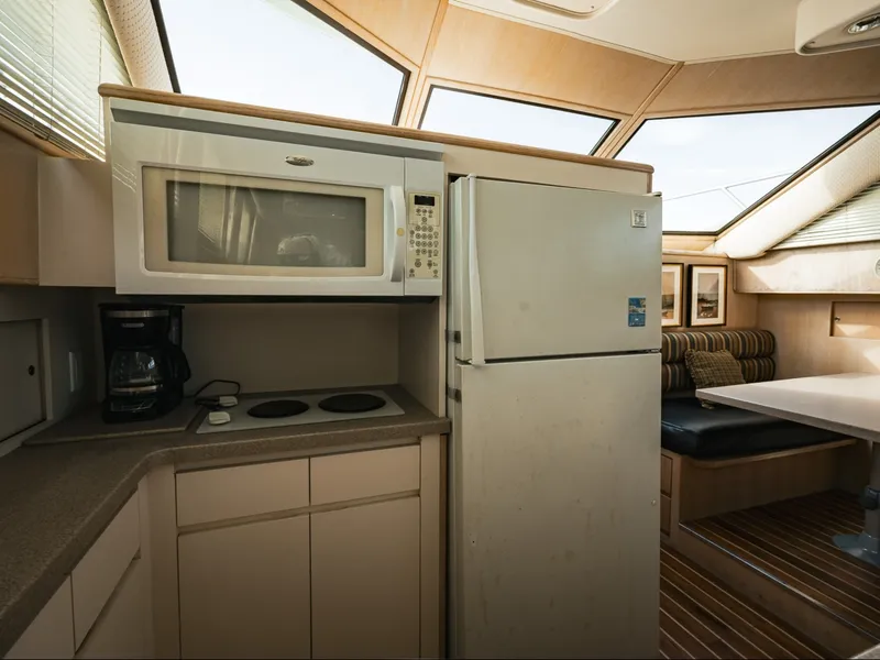 Slide: The Image of Hatteras 52 Cockpit Motor Yacht 1995 - 8173039