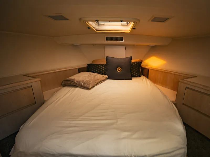 Slide: The Image of Hatteras 52 Cockpit Motor Yacht 1995 - 8173043