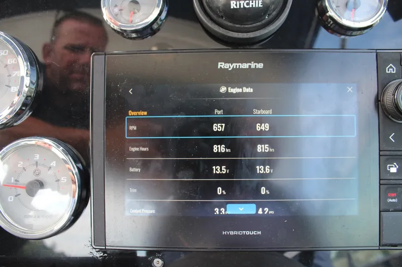 Slide: The Image of Raymarine Display - 8214029