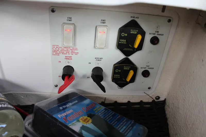 Slide: The Image of Battery Selector Switches  - 8213258