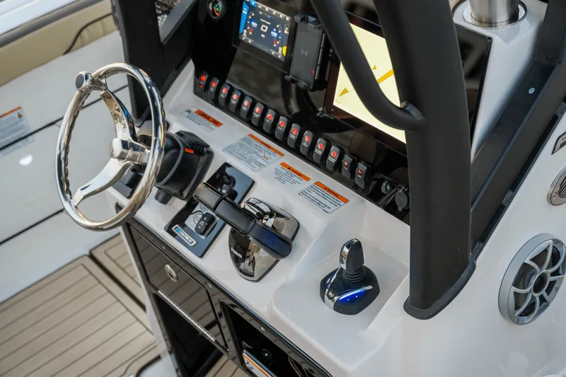 Slide: The Image of Yamaha 255 FSH Sport H 2025 - 39