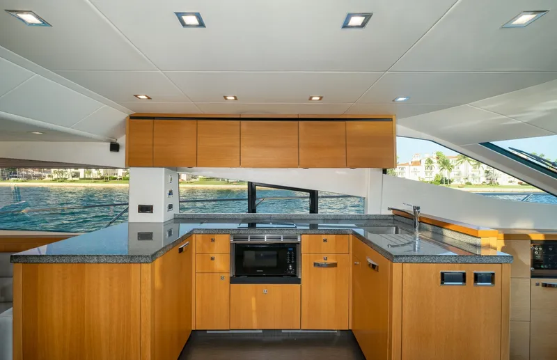 Slide: The Image of Sunseeker 69 2012 - 8330161
