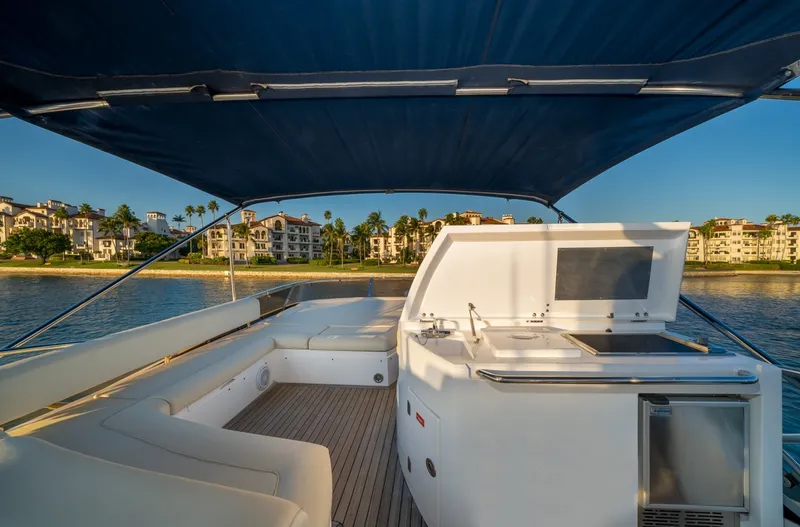 Slide: The Image of Sunseeker 69 2012 - 8330171