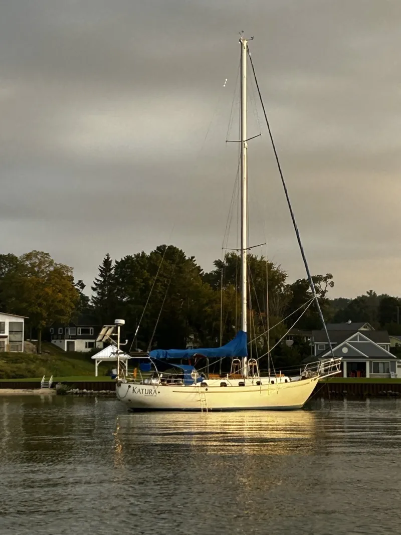 Slide: The Image of Westsail 43 Factory 1977 - 8217010