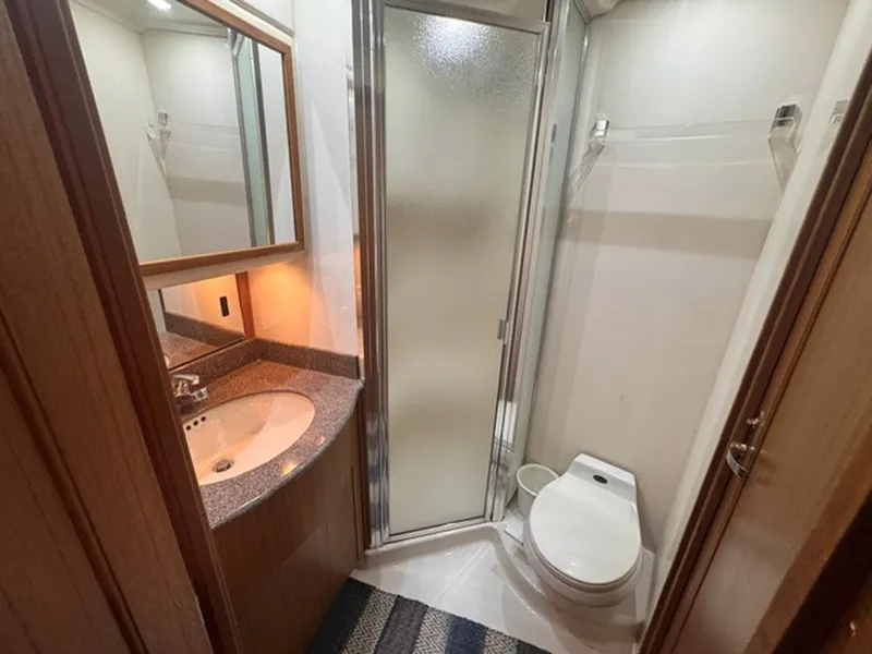 Slide: The Image of Bayliner 5288 Pilot House Motoryacht 2000 - 8221159