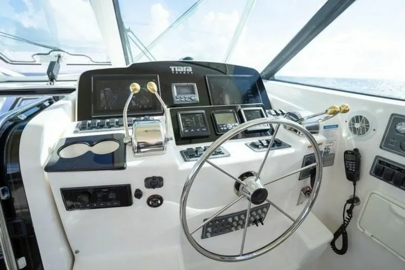 Slide: The Image of Tiara 4200 Open 2005 - 8232343