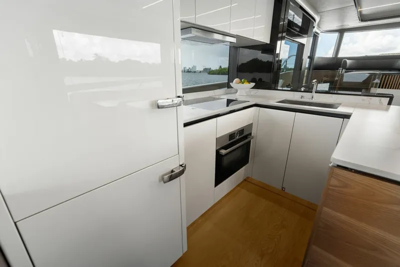 Slide: The Image of Absolute Navetta 64 2023 - 8232266