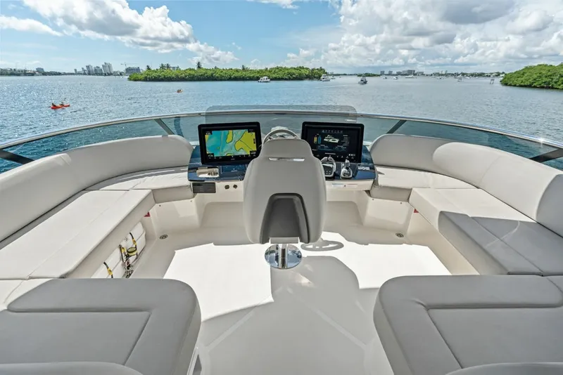 Slide: The Image of Absolute Navetta 64 2023 - 8232231
