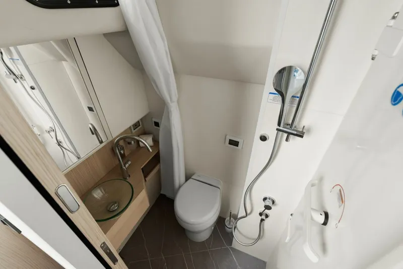 Slide: The Image of Absolute Navetta 64 2023 - 8232311