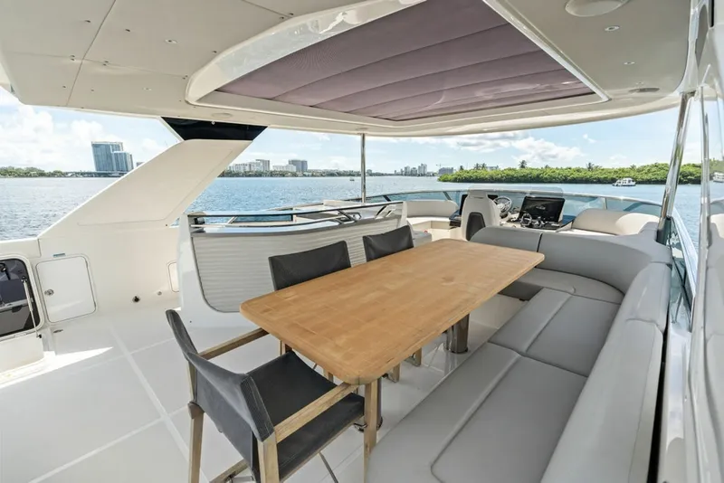 Slide: The Image of Absolute Navetta 64 2023 - 8232235