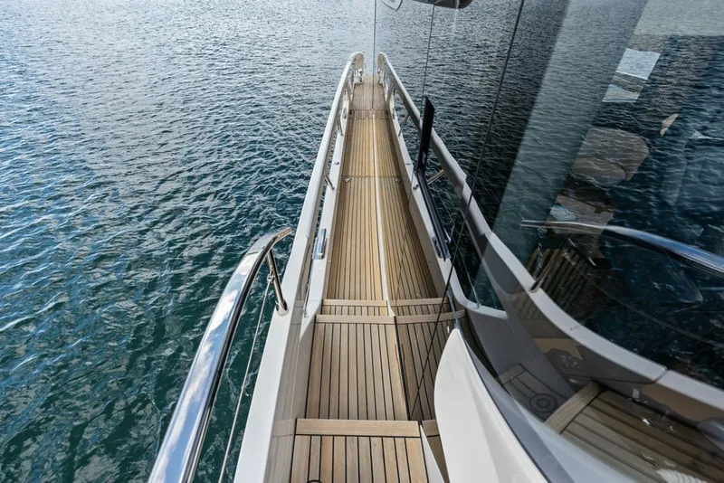 Slide: The Image of Absolute Navetta 64 2023 - 8232256