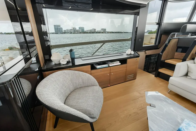 Slide: The Image of Absolute Navetta 64 2023 - 8232275