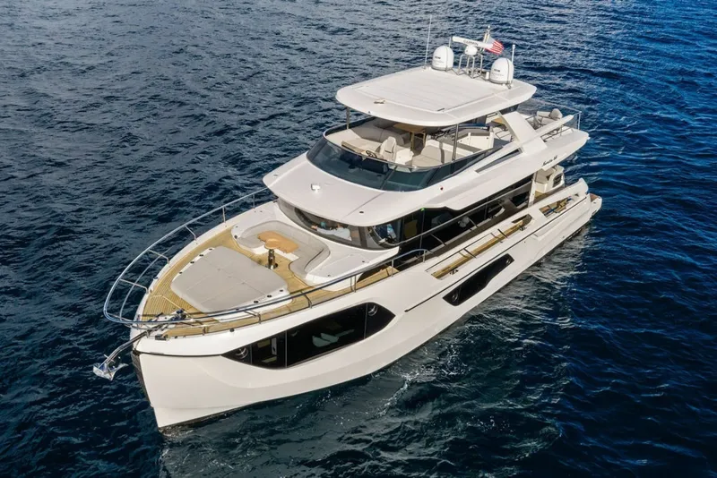 Slide: The Image of Absolute Navetta 64 2023 - 8231852