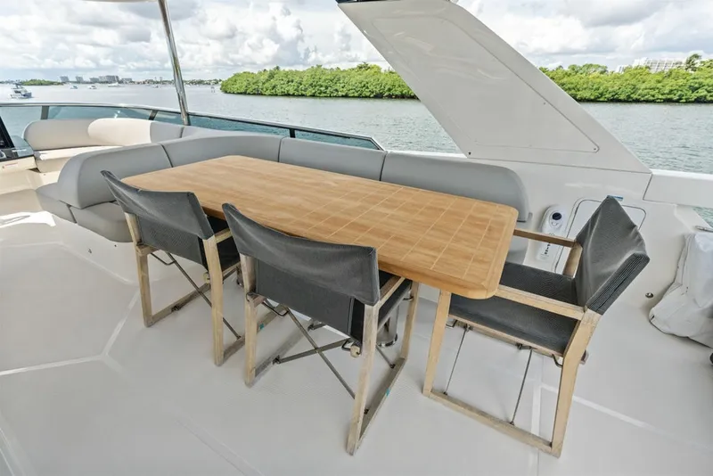 Slide: The Image of Absolute Navetta 64 2023 - 8232237