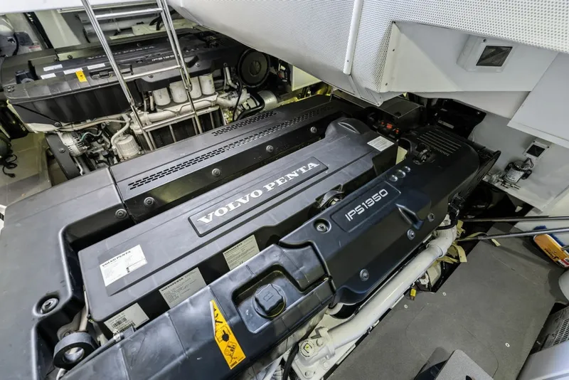 Slide: The Image of Absolute Navetta 64 2023 - 8232322